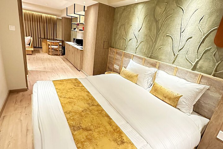 Room 8 of 69