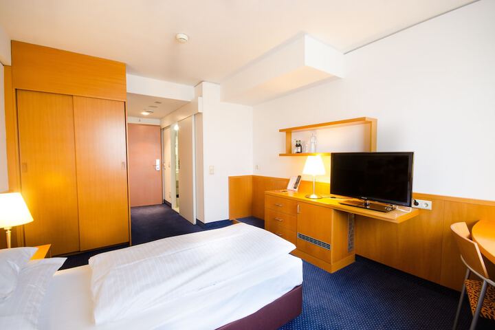 Room 40 of 70
