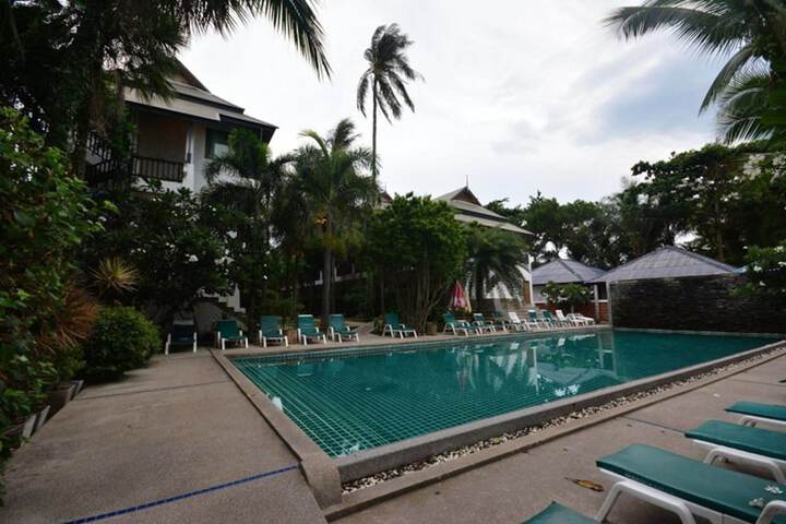 Hotel Pool