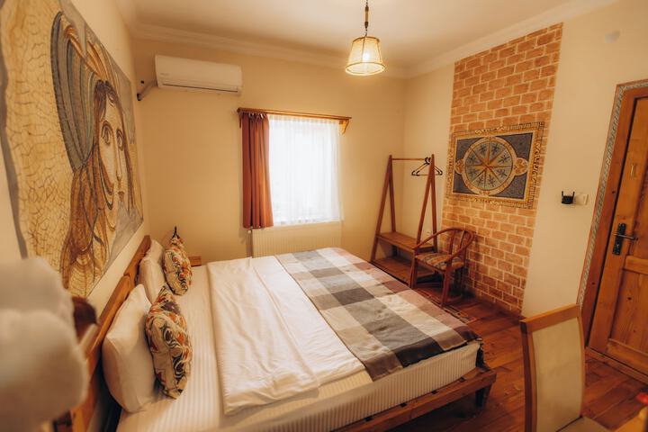 Room 16 of 39