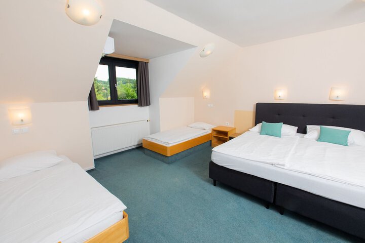 Room 3 of 64