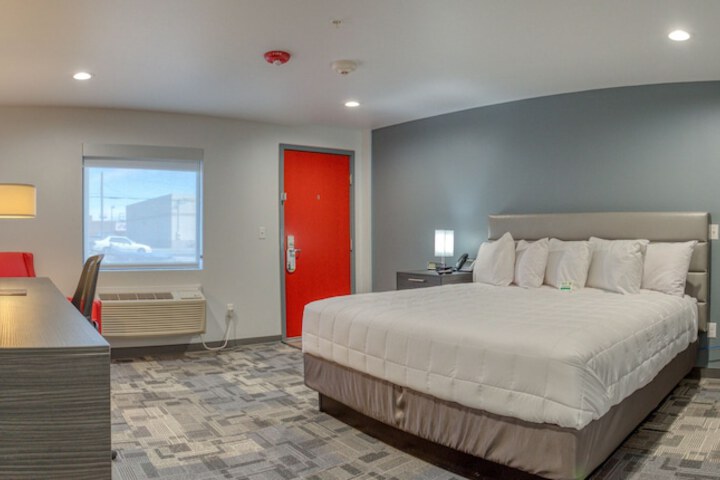 Room 8 of 38