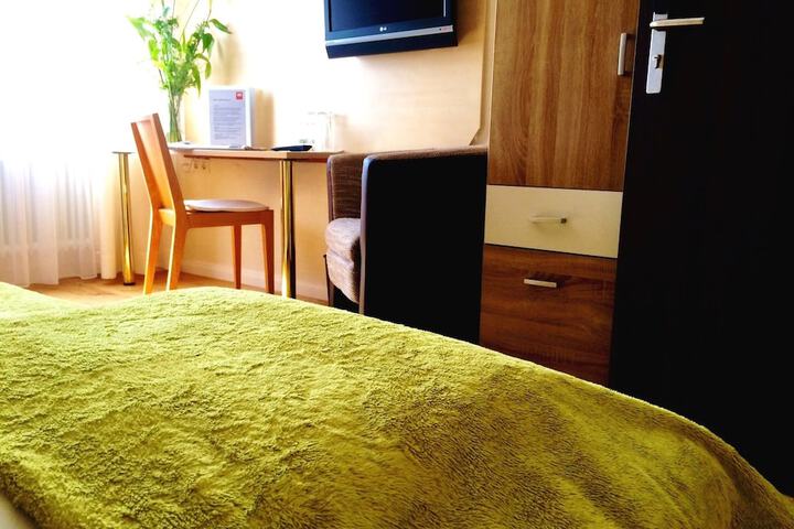 Room 4 of 51