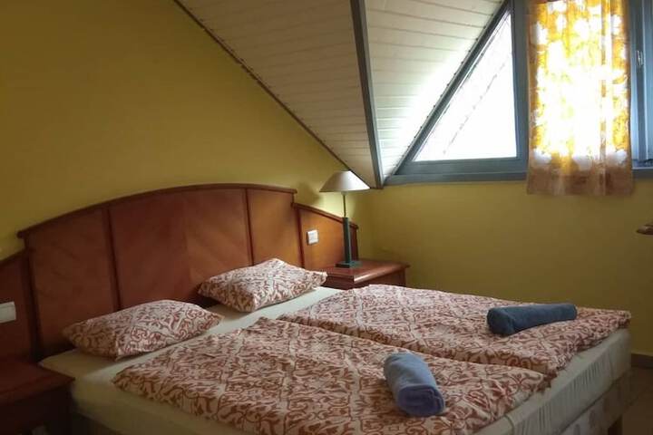 Room 3 of 7