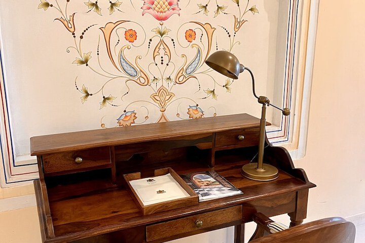Room 27 of 140
