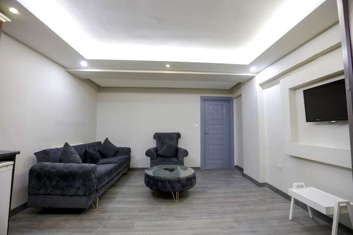 Room 12 of 18