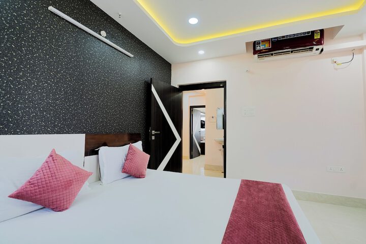 Room 15 of 37