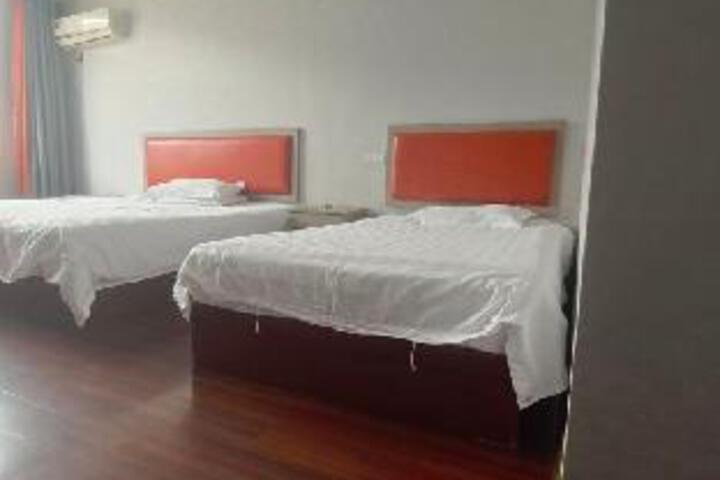Room 9 of 10