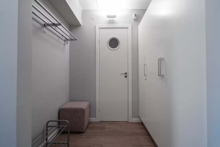 Room 352 of 865