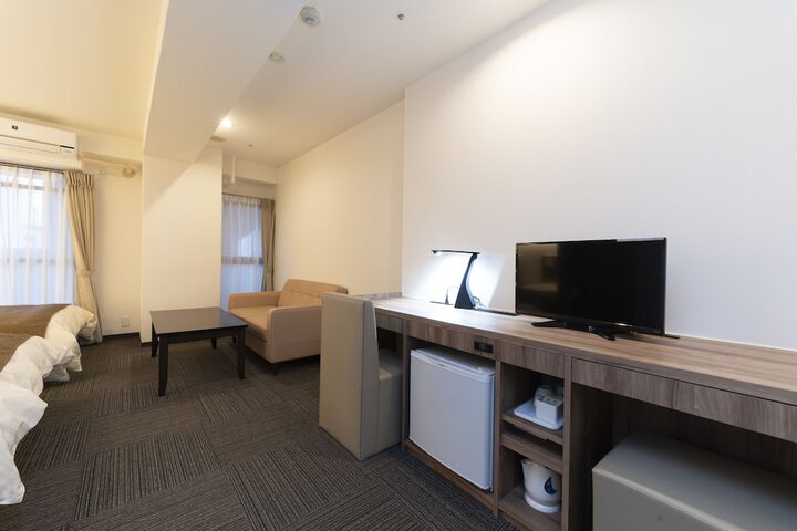 Room 16 of 62