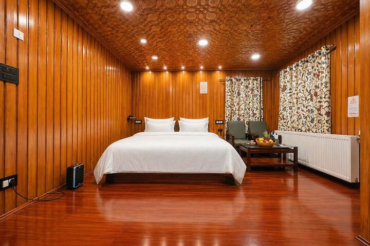 Room 25 of 80