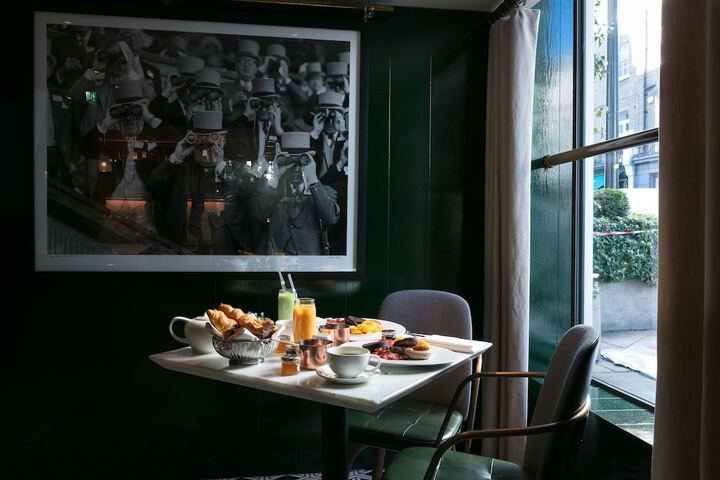 Breakfast/Coffee Service 75 of 106