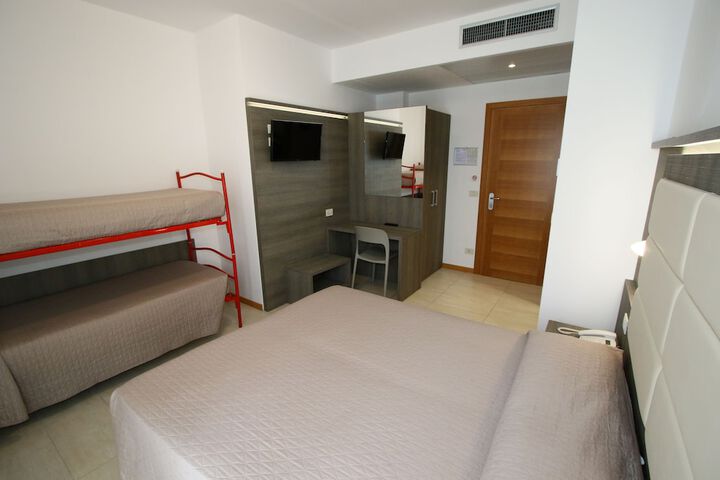 Room 17 of 73