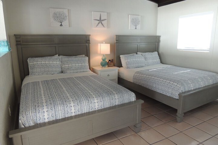 Room 4 of 82