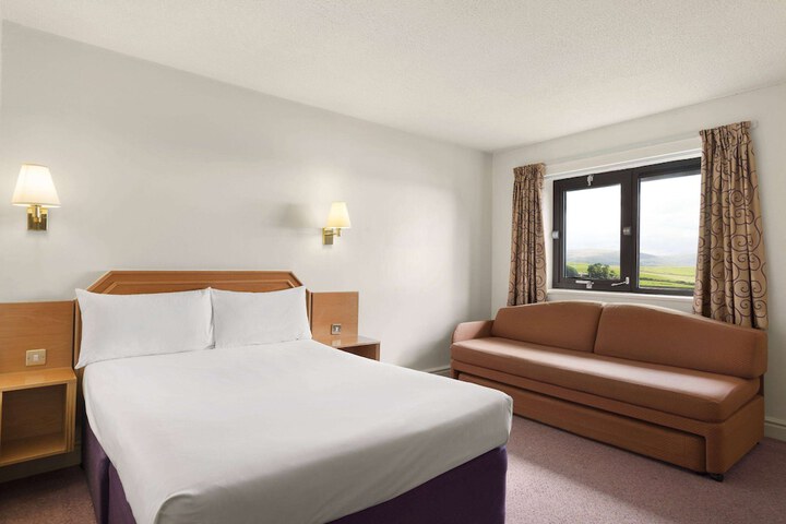 Room 3 of 22