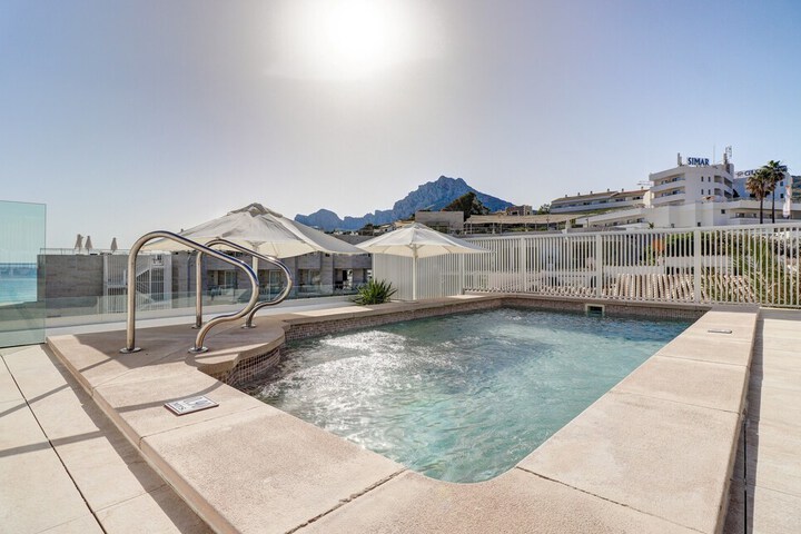 Hotel with Pool