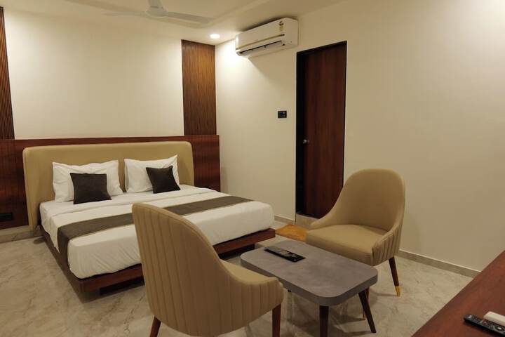 Room 10 of 27