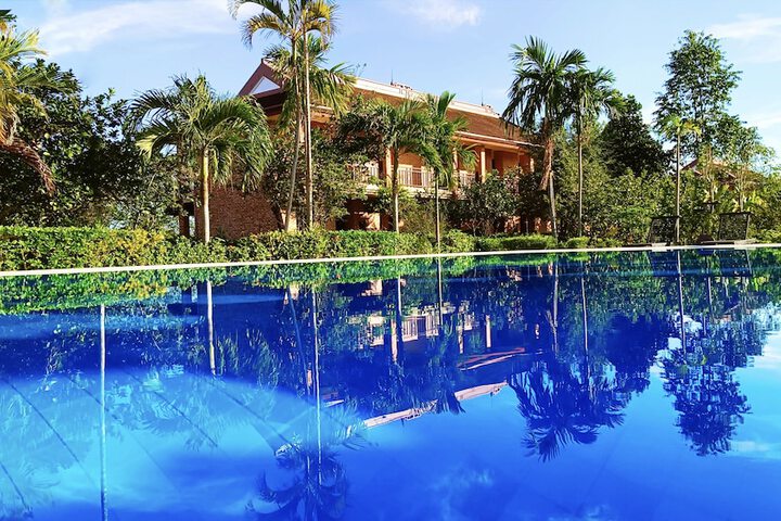 Pools & Facilities