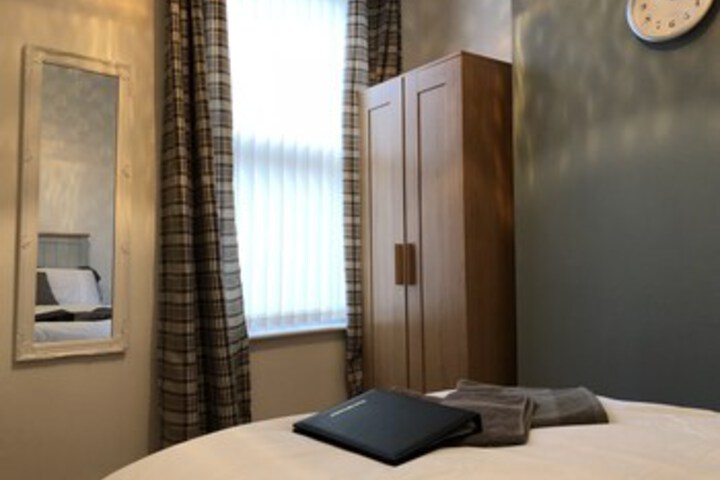 Room 18 of 30