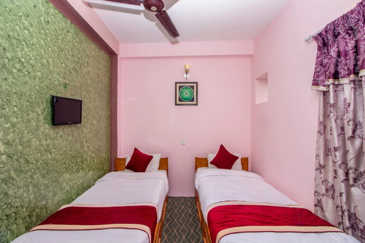 Room 3 of 12