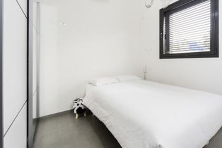 Room 4 of 19