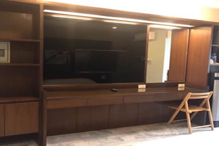 Room 13 of 29