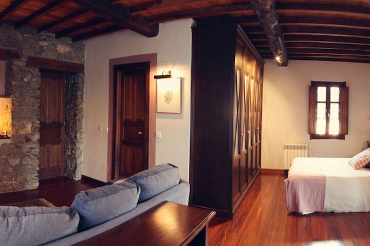 Room 4 of 36