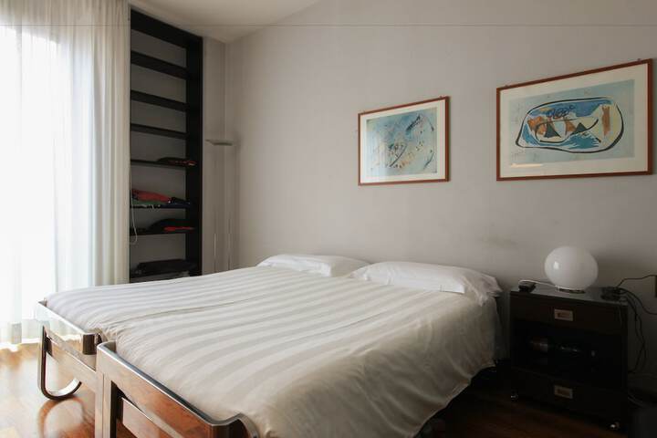 Room 22 of 106