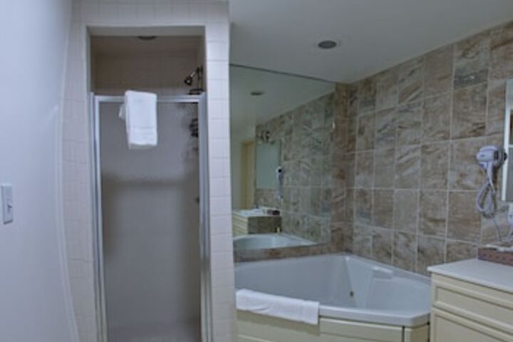 Hot Tub 271 of 297