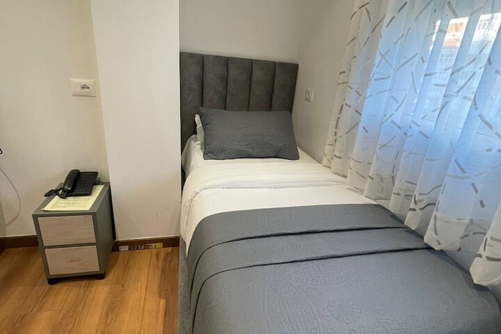 Room 5 of 35