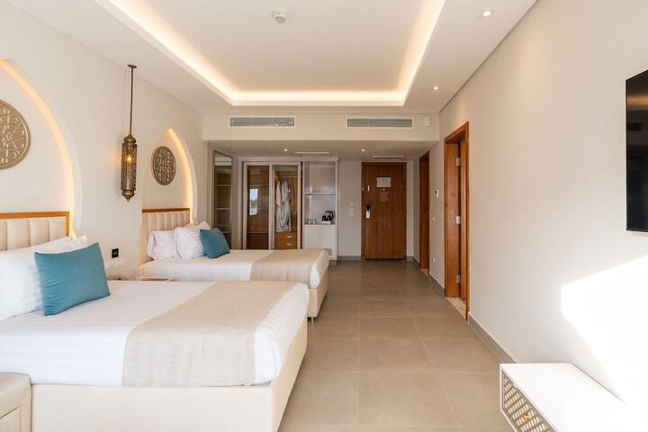 Room 6 of 85