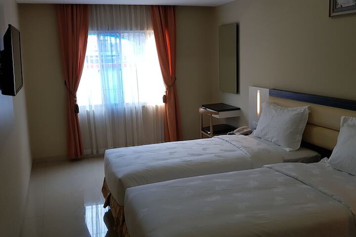Room 12 of 49