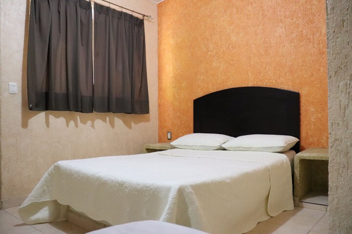 Room 4 of 17
