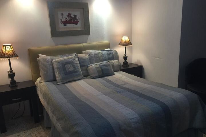 Room 13 of 18