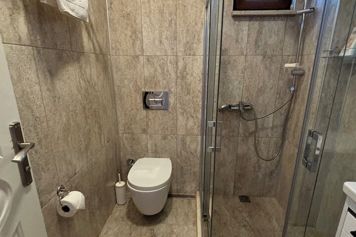 Room 37 of 108