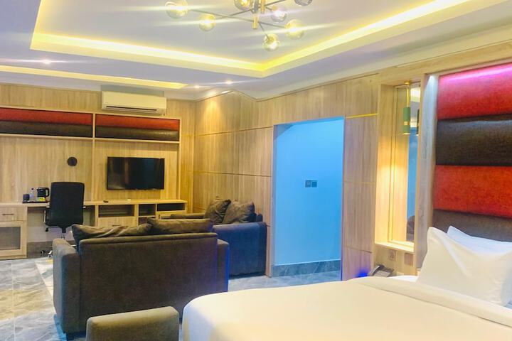 Room 9 of 41