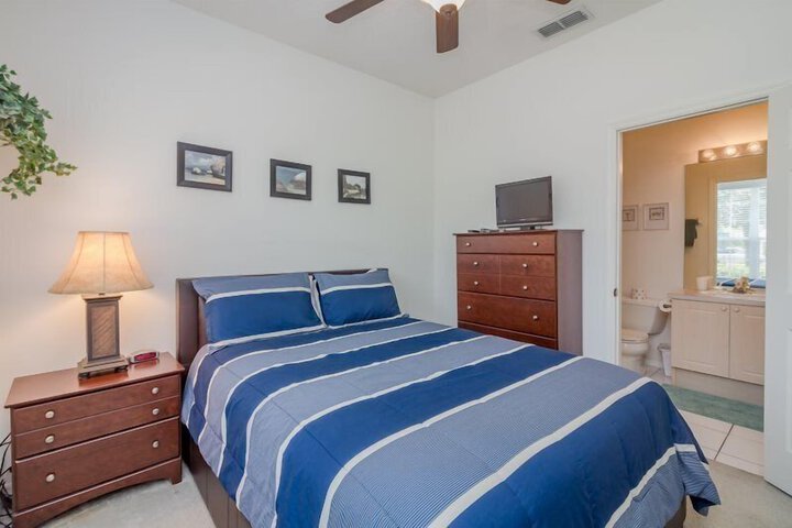 Room 6 of 24