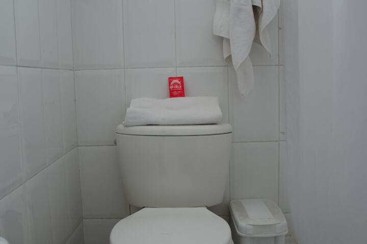 Room 6 of 40