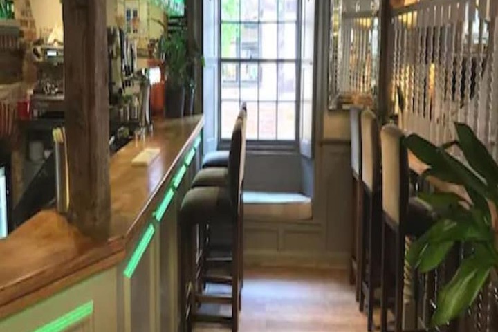 Bar
