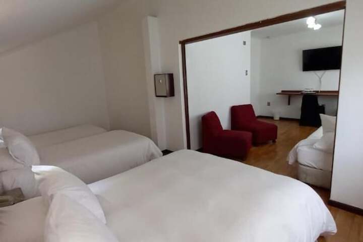 Room 12 of 33