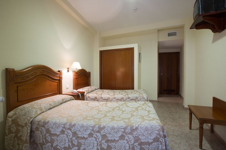 Room 16 of 29