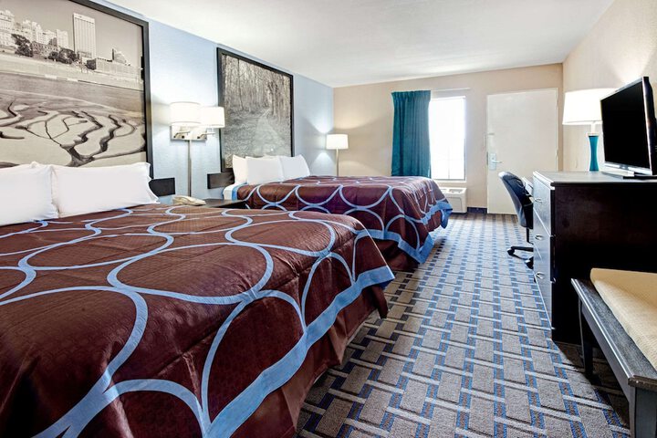 2 Queen Beds (5 of 5)