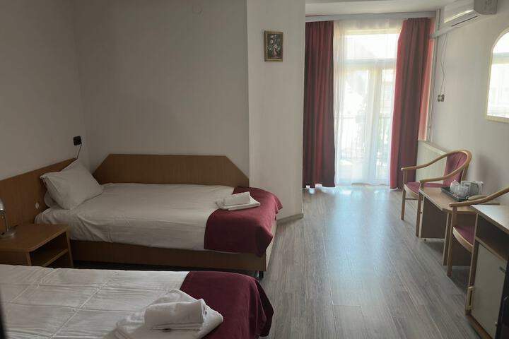 Room 34 of 83