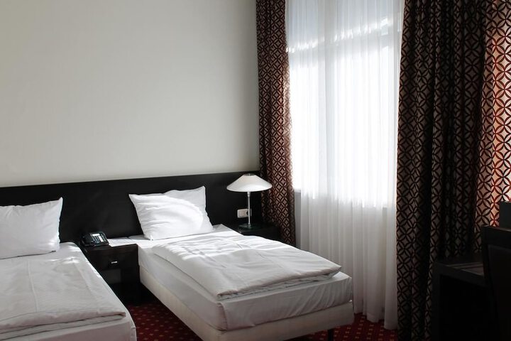 Room 5 of 29