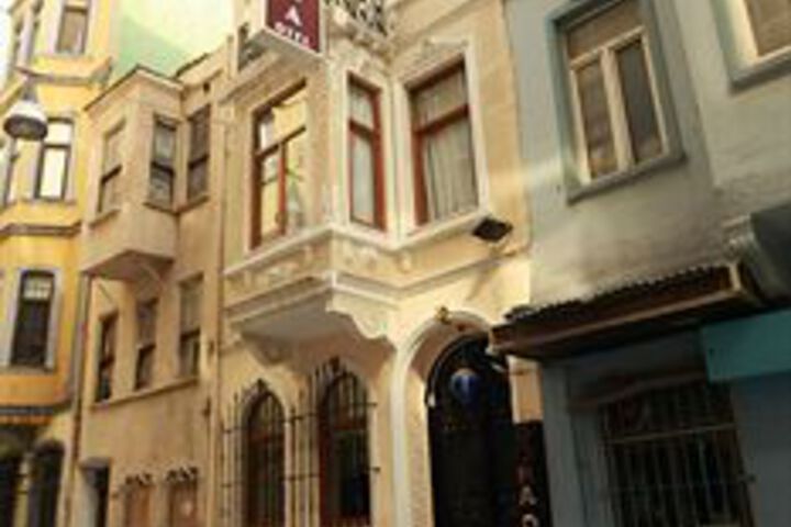 Dora Hotel