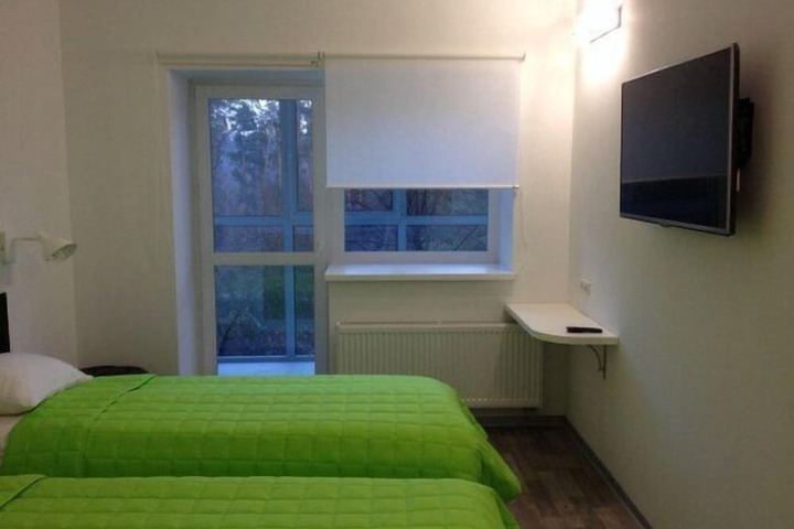 Room 6 of 63