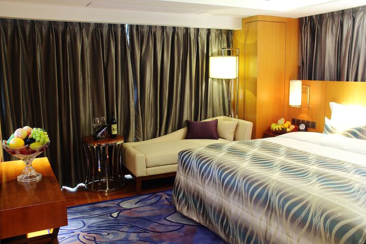 Room 15 of 62