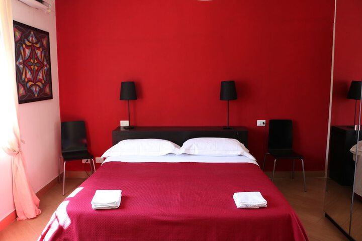 Room 2 of 40