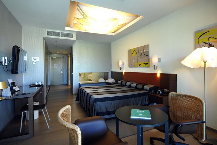 Room 9 of 50