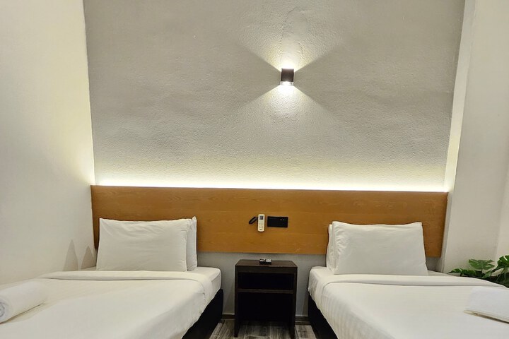 Room 57 of 102